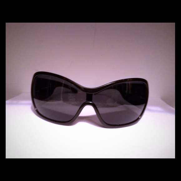 Dolce & Gabbana Accessories - Dolce & Gabana black sunglasses with rhinestones